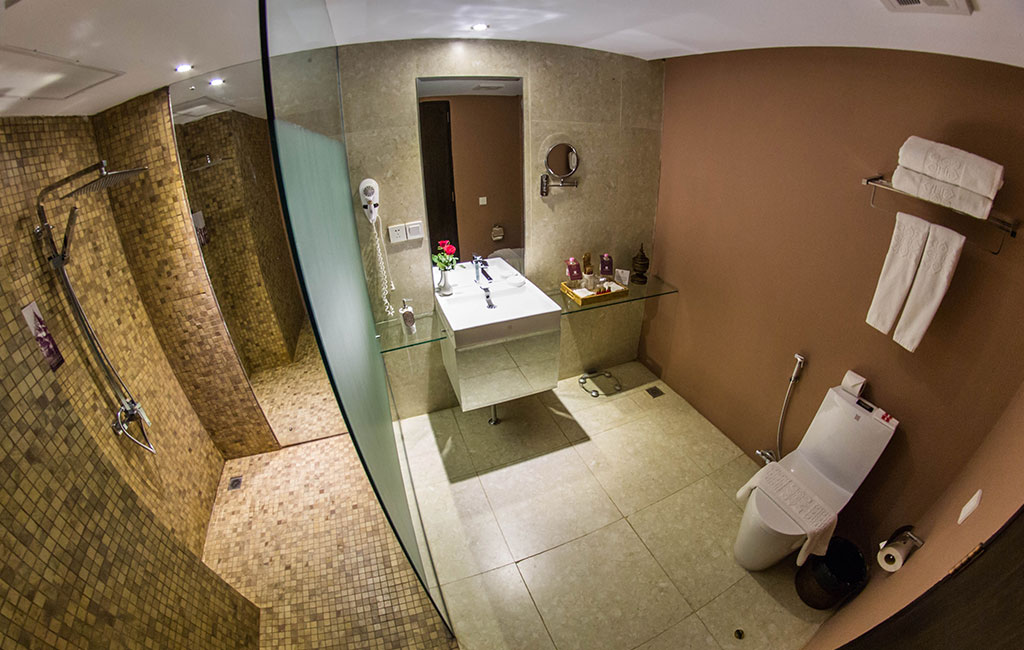 Superior Room Rose Garden Hotel 5