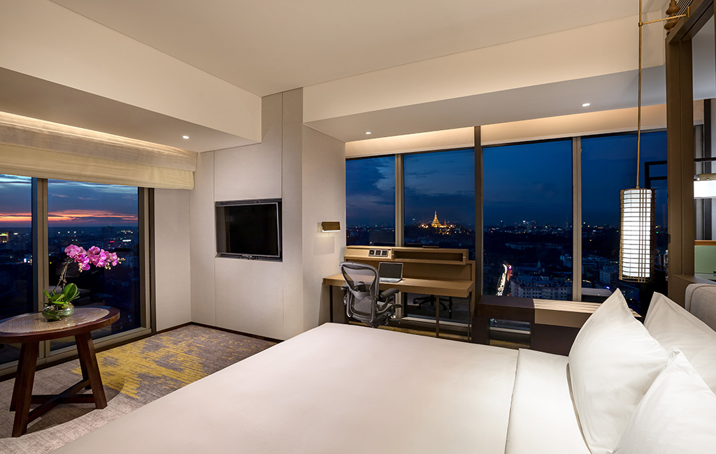 Premier Corner Room
