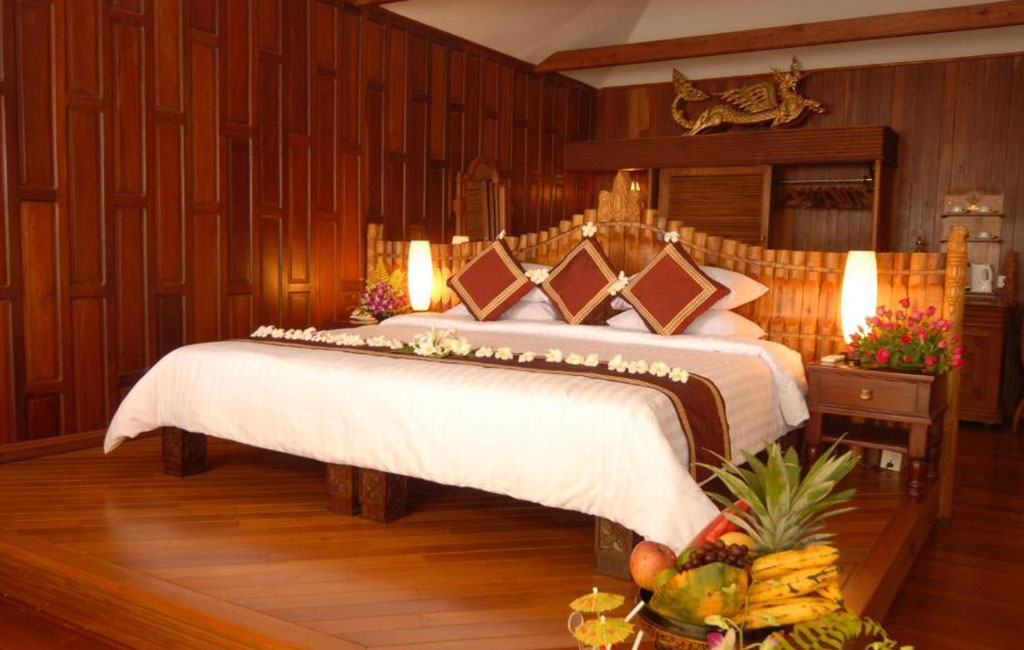 Amazing Suite Beach Front Villa01