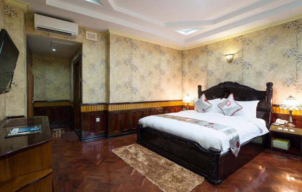 Hotel Shwe Pyi Thar Cor Suite