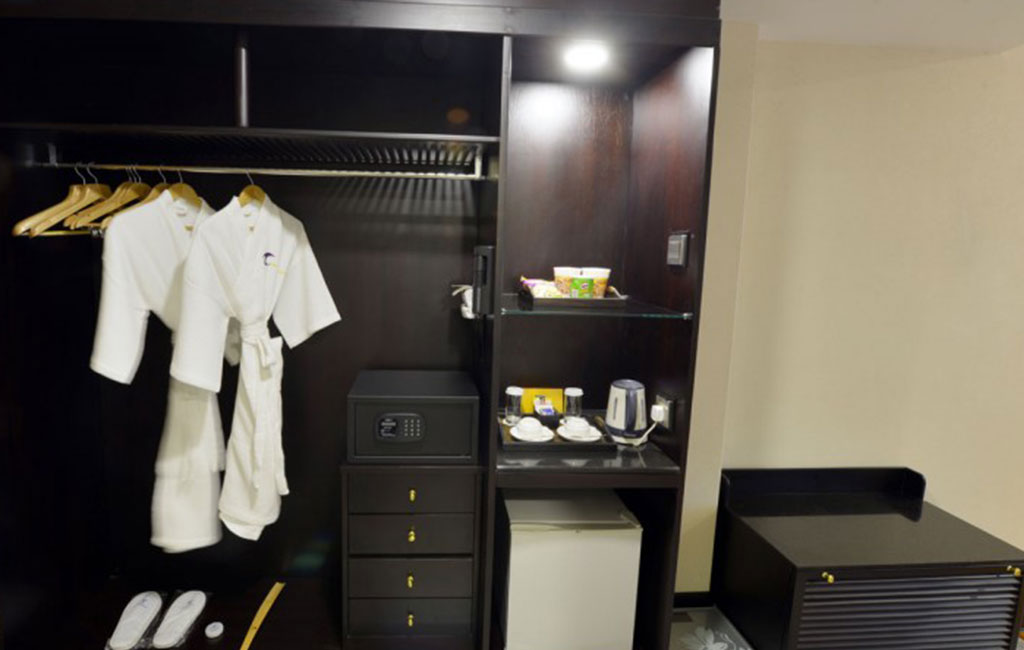 Taw Win Garden Hotel Premier Room02