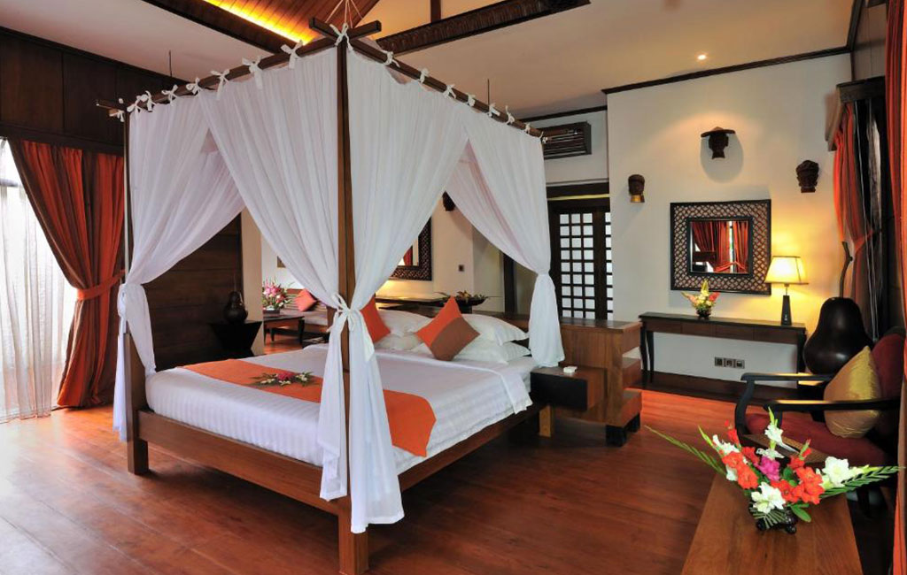 Villa on the Shore 01